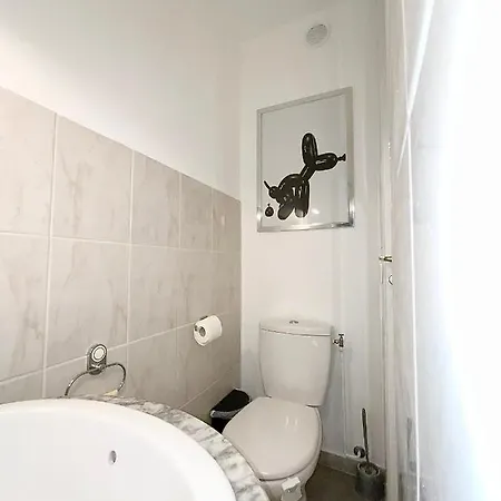 Gilbois Apartment